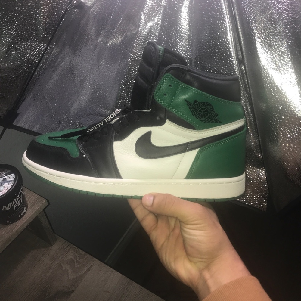 Jordan 1 High Green Toe - Picture 2 of 4